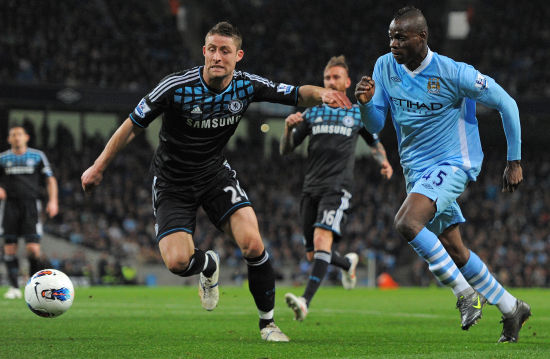 他更把捍卫 他更把捍卫